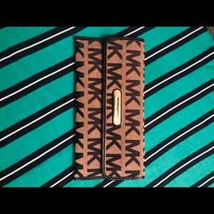 💥 Micheal Kors Wallet 💥
